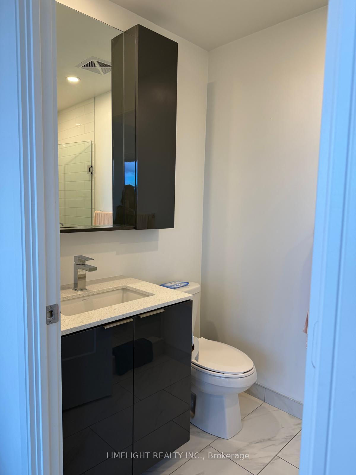 Photo 12 of Unit 2009, 70 Annie Craig Drive, Etobicoke, Mimico — HOMEH