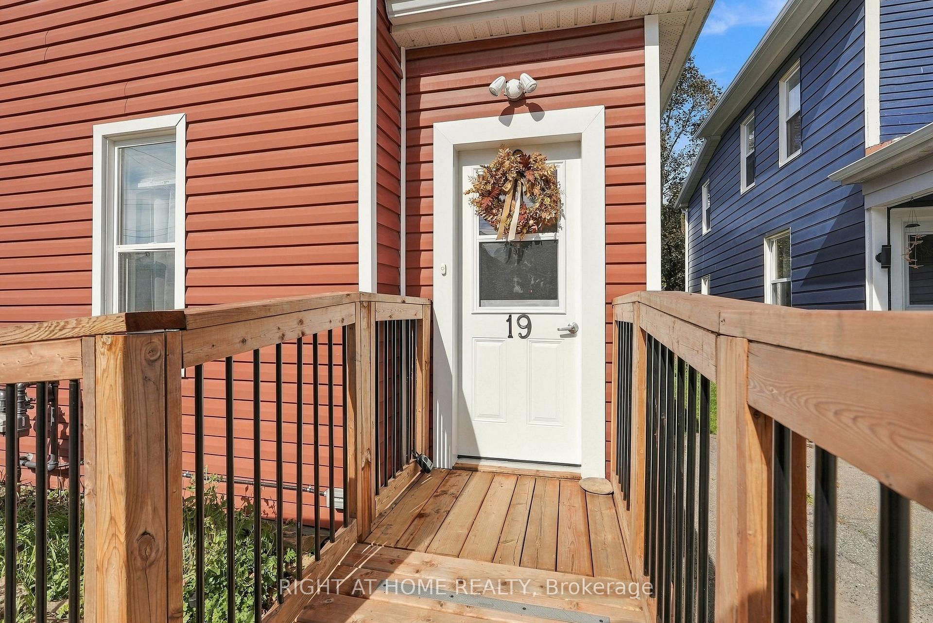 Photo 2 of 19 Asa Street, North Grenville, Kemptville — HOMEH