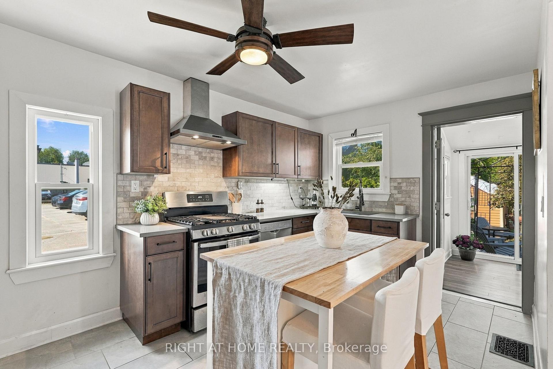 Photo 10 of 19 Asa Street, North Grenville, Kemptville — HOMEH