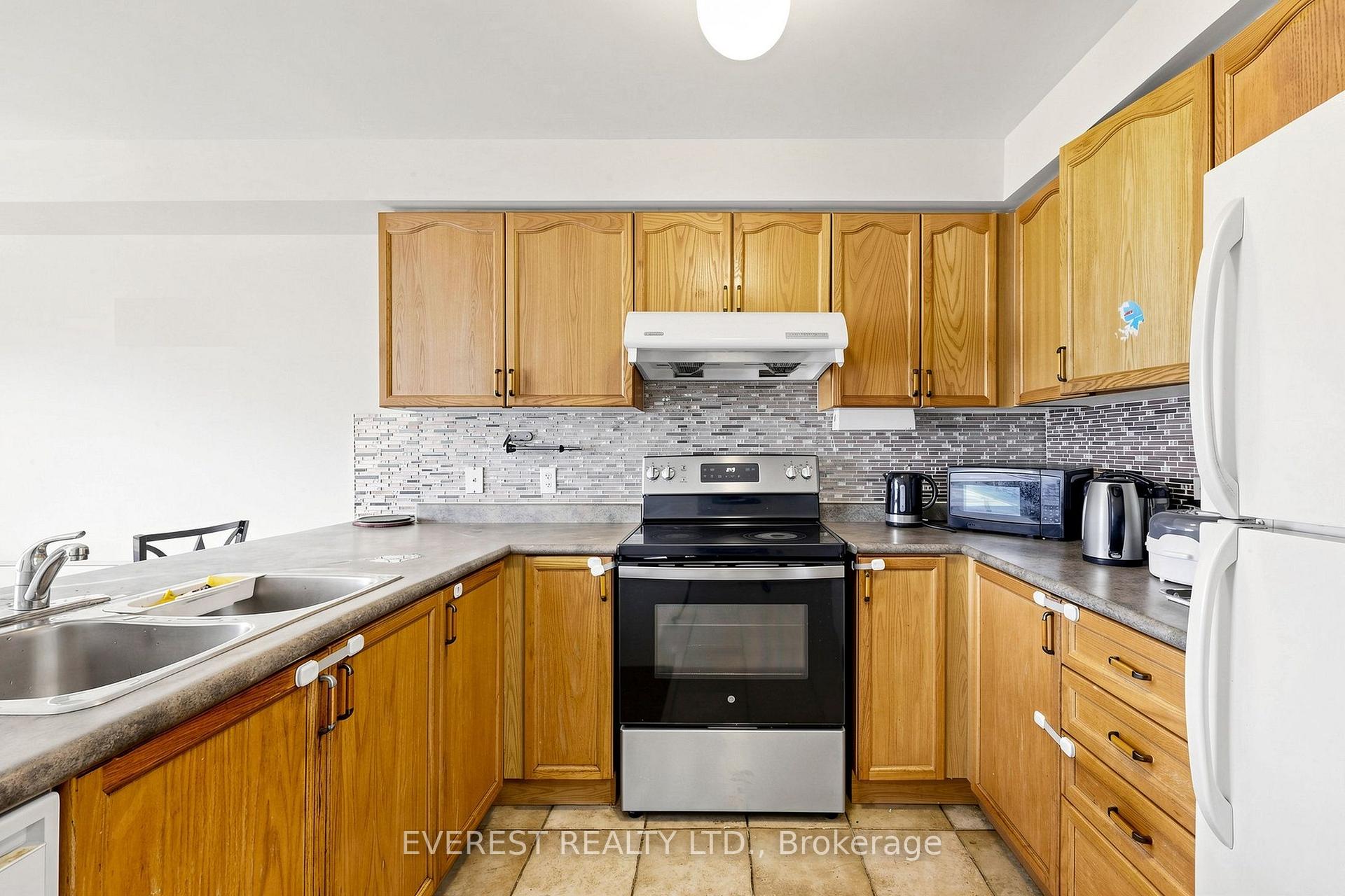 Photo 11 of 121 Jenkinson Way, Scarborough, Dorset Park — HOMEH
