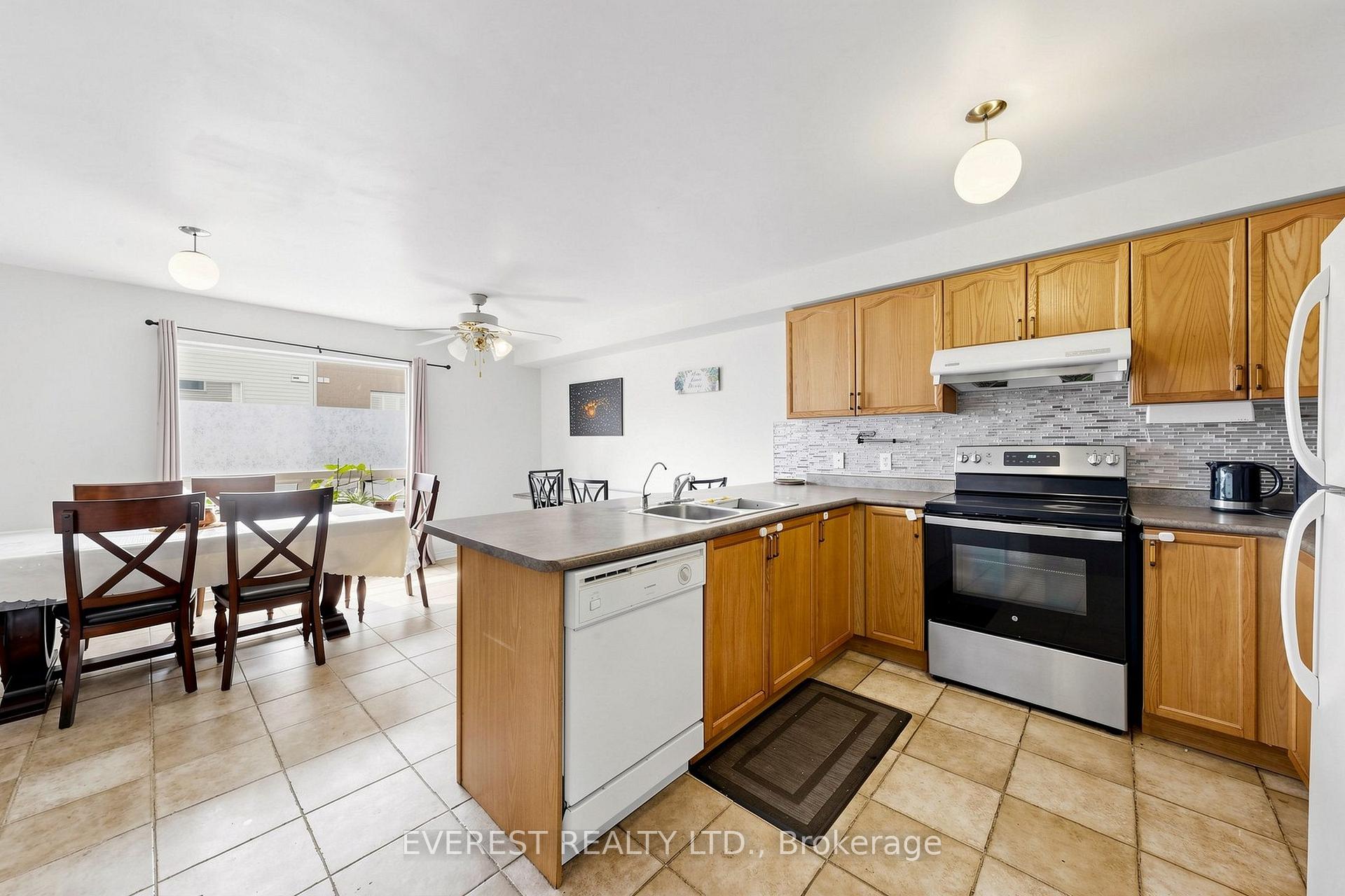 Photo 13 of 121 Jenkinson Way, Scarborough, Dorset Park — HOMEH