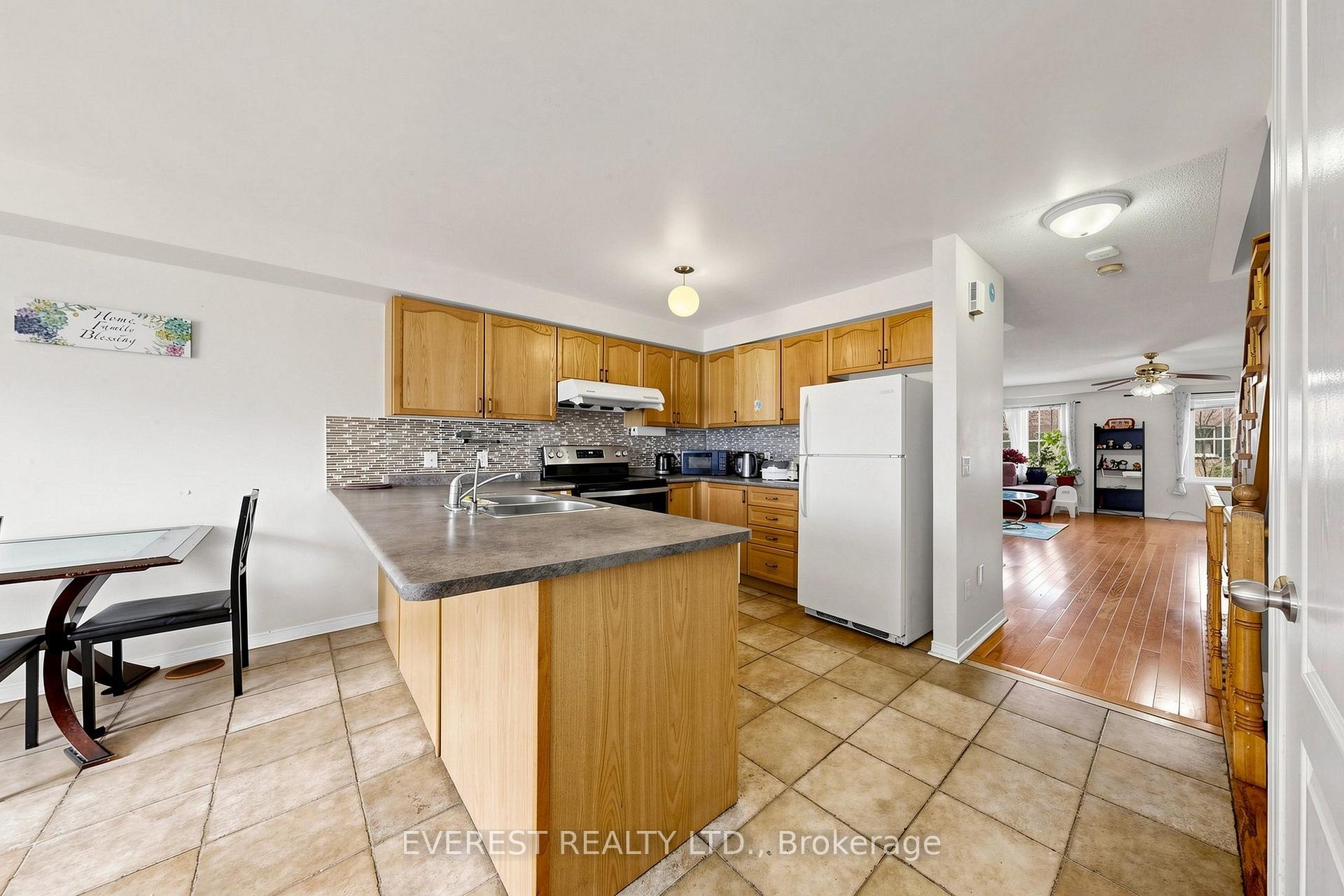 Photo 14 of 121 Jenkinson Way, Scarborough, Dorset Park — HOMEH