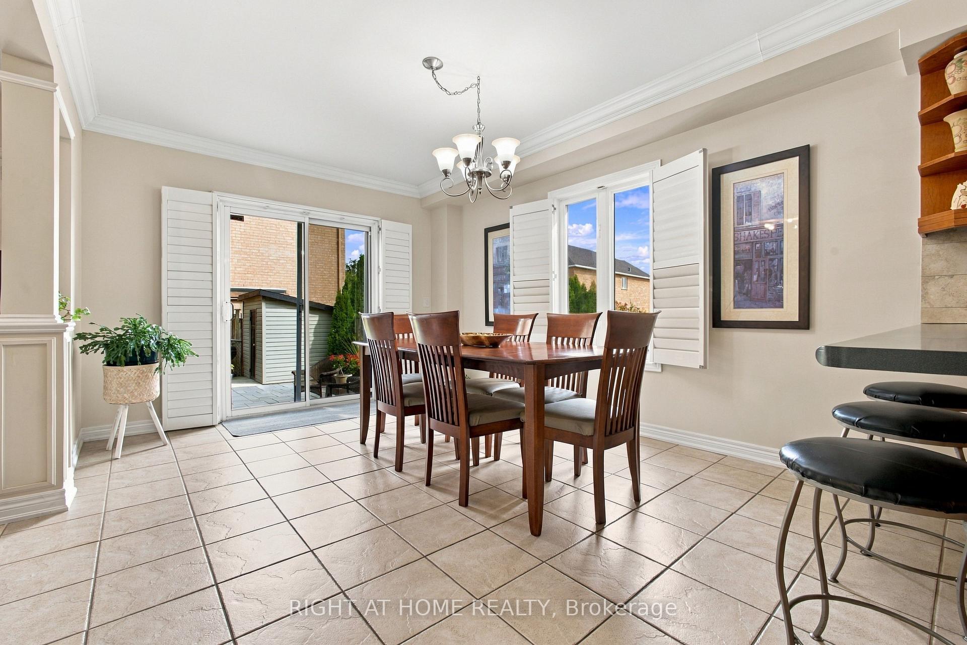 Photo 18 of 212 Bachman Drive, Vaughan, Maple — HOMEH