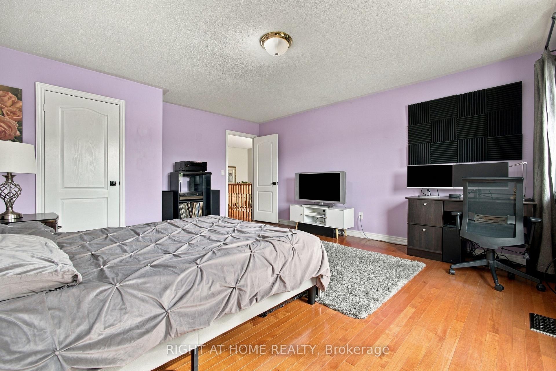 Photo 31 of 212 Bachman Drive, Vaughan, Maple — HOMEH