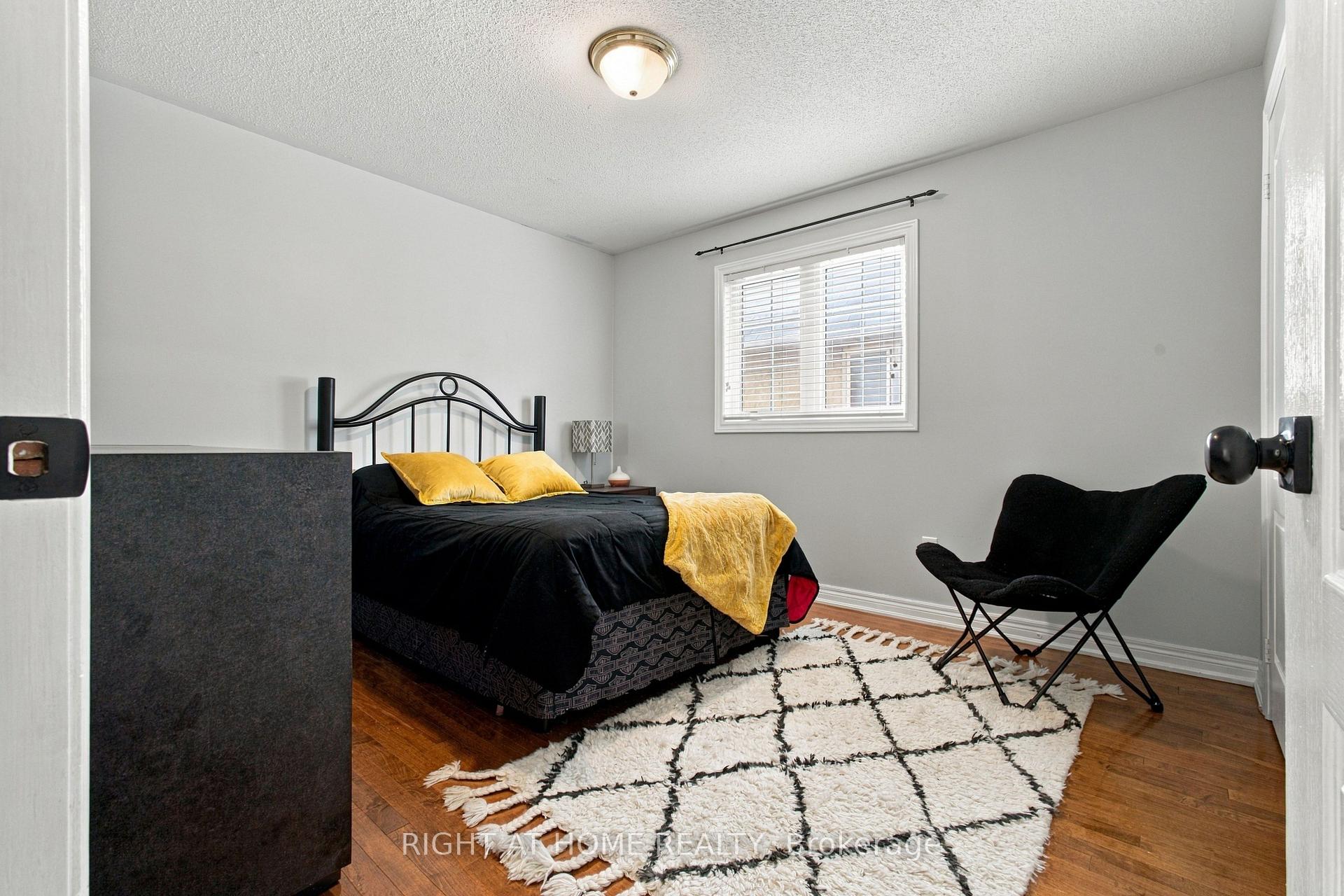 Photo 33 of 212 Bachman Drive, Vaughan, Maple — HOMEH