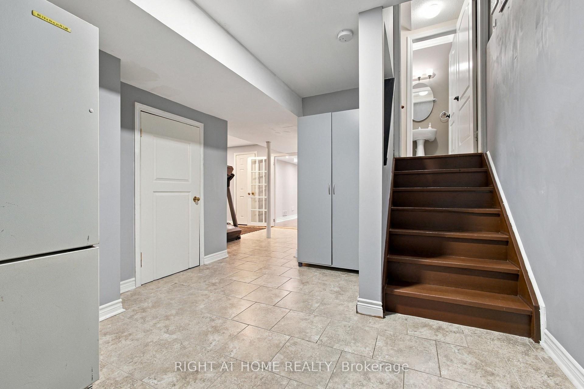 Photo 36 of 212 Bachman Drive, Vaughan, Maple — HOMEH