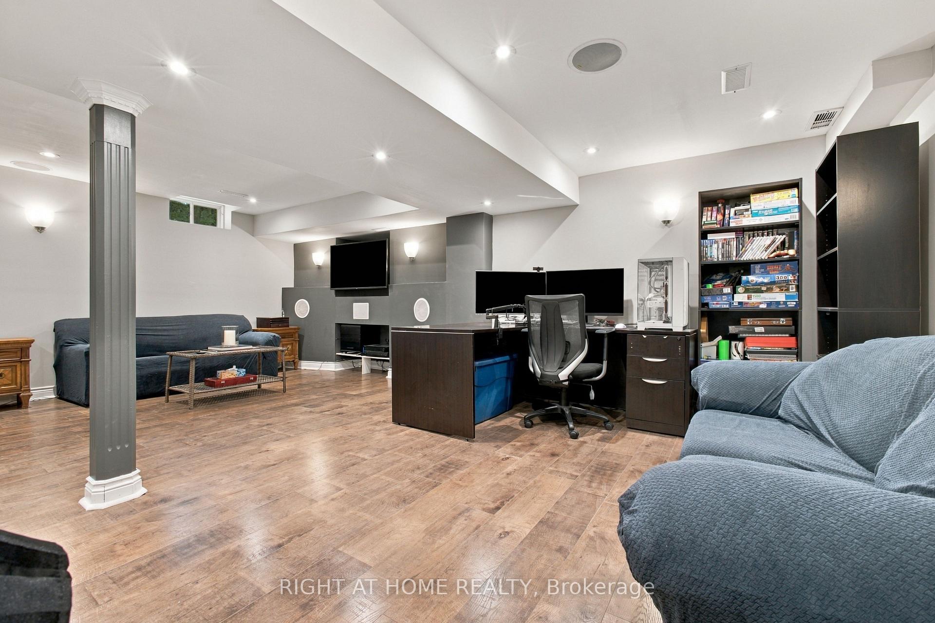 Photo 38 of 212 Bachman Drive, Vaughan, Maple — HOMEH