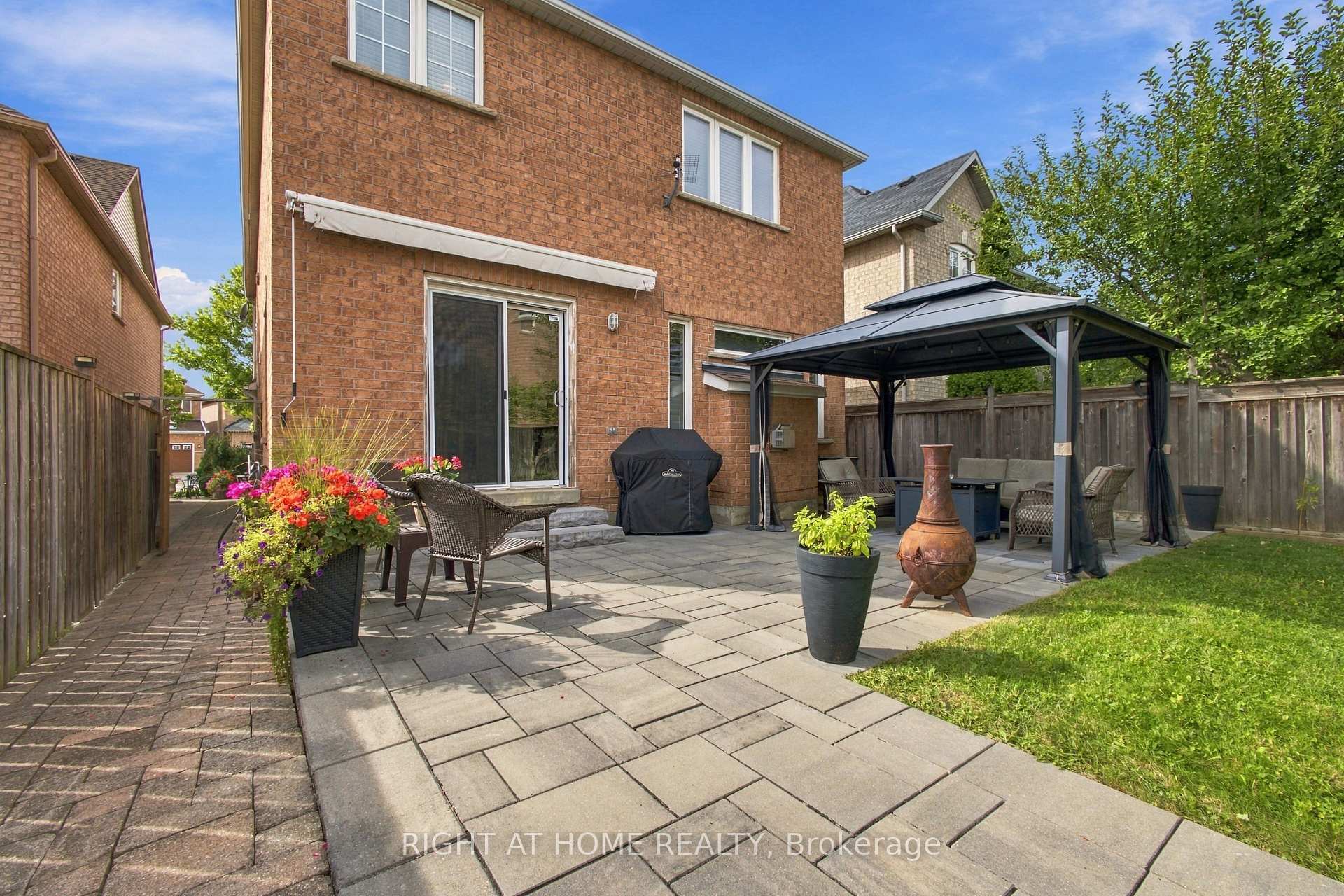 Photo 42 of 212 Bachman Drive, Vaughan, Maple — HOMEH
