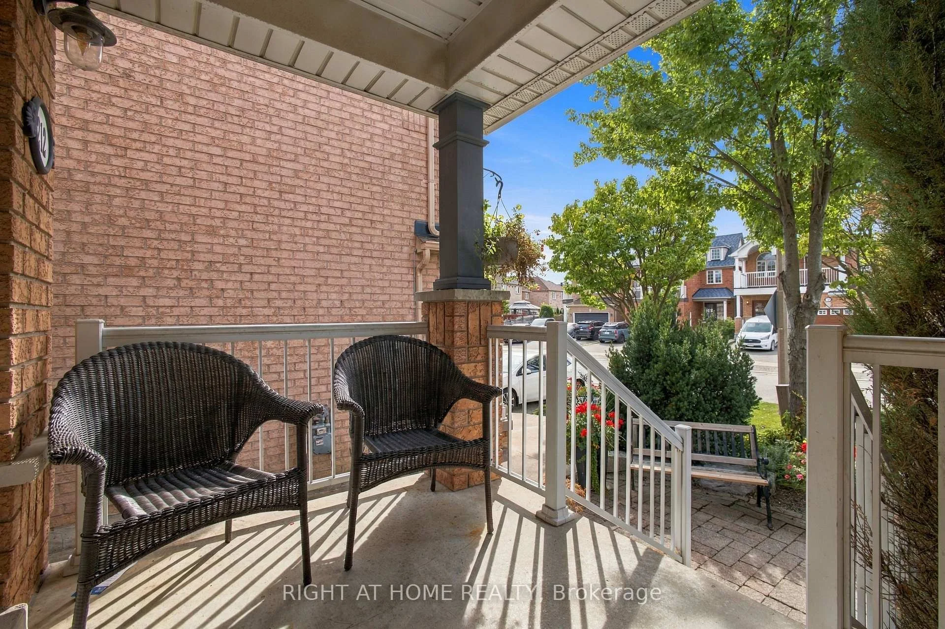Photo 8 of 212 Bachman Drive, Vaughan, Maple — HOMEH