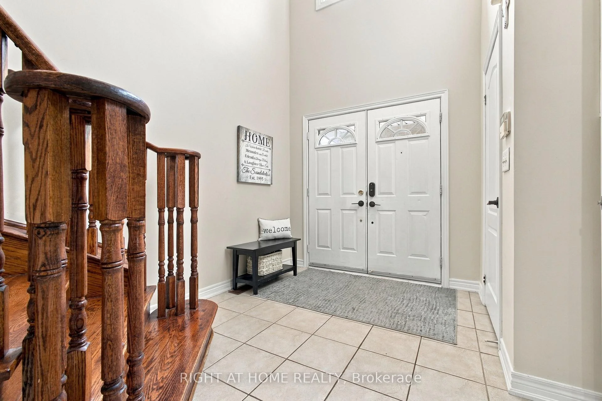 Photo 11 of 212 Bachman Drive, Vaughan, Maple — HOMEH