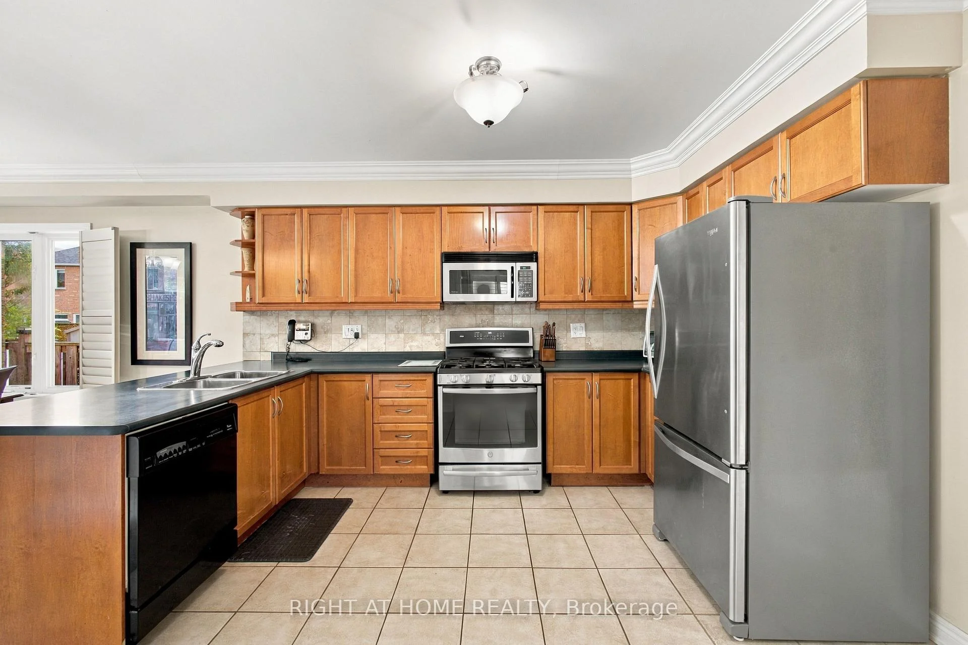Photo 17 of 212 Bachman Drive, Vaughan, Maple — HOMEH
