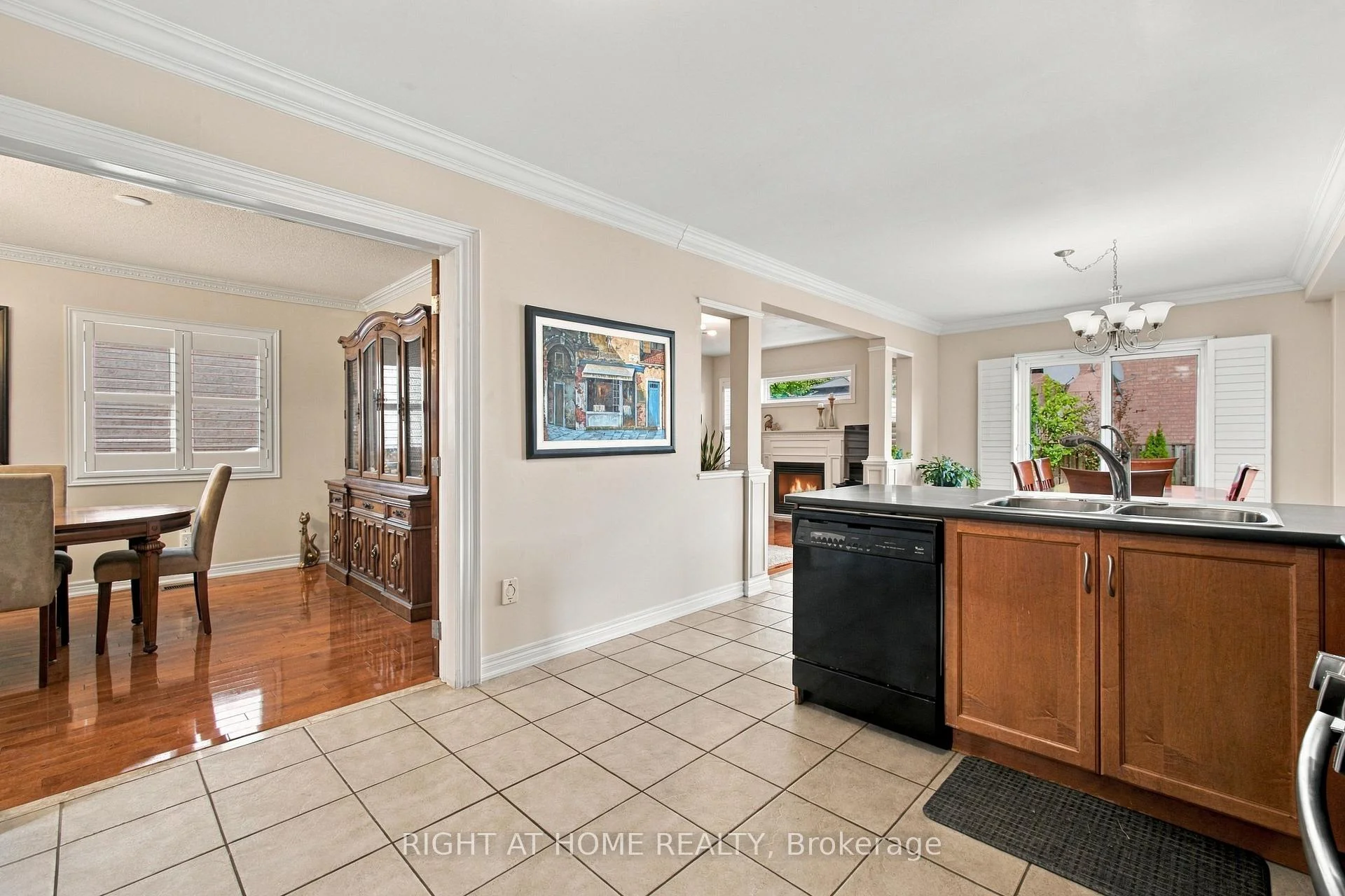 Photo 21 of 212 Bachman Drive, Vaughan, Maple — HOMEH