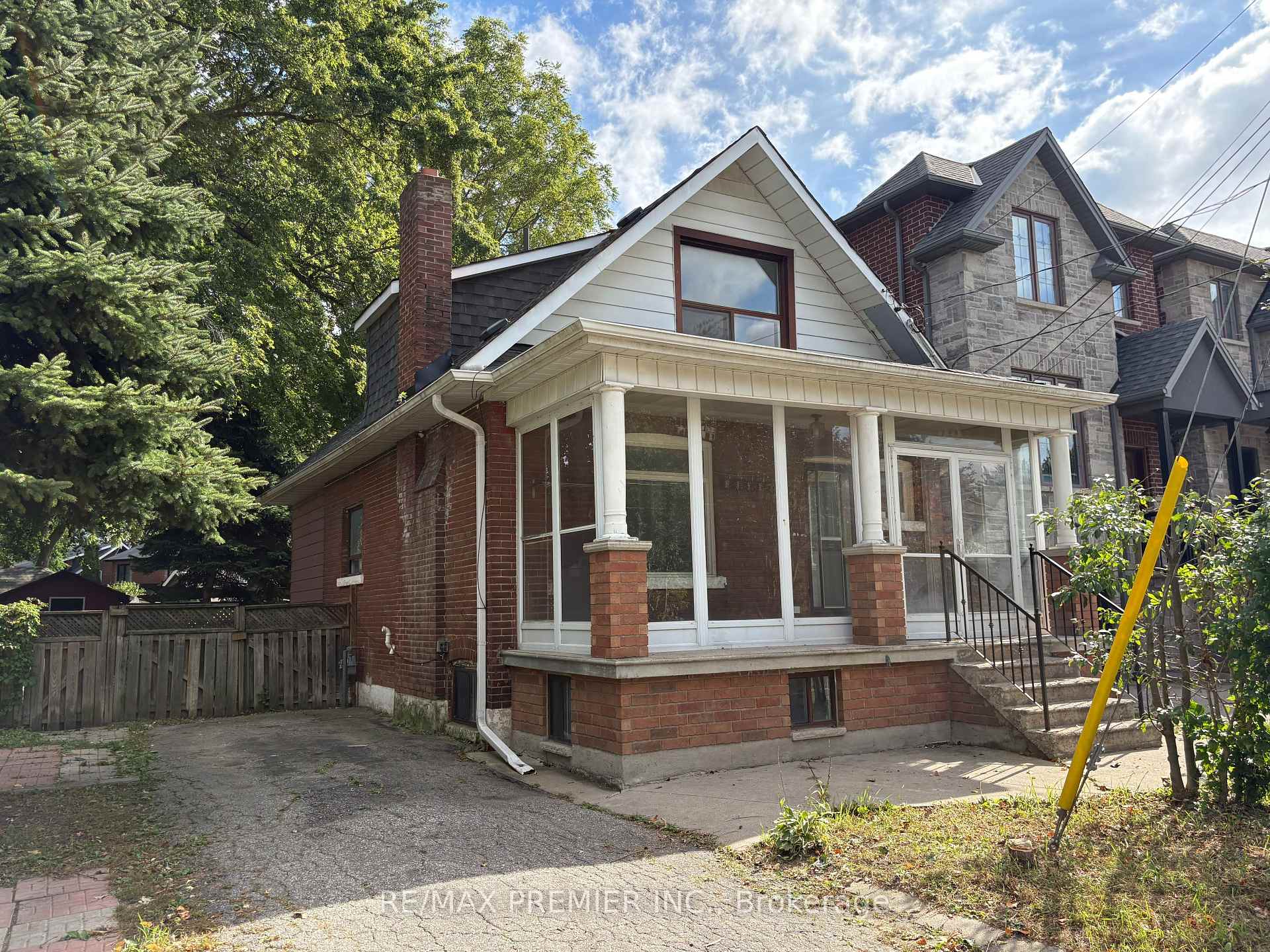 Front of 33 Royal York Road