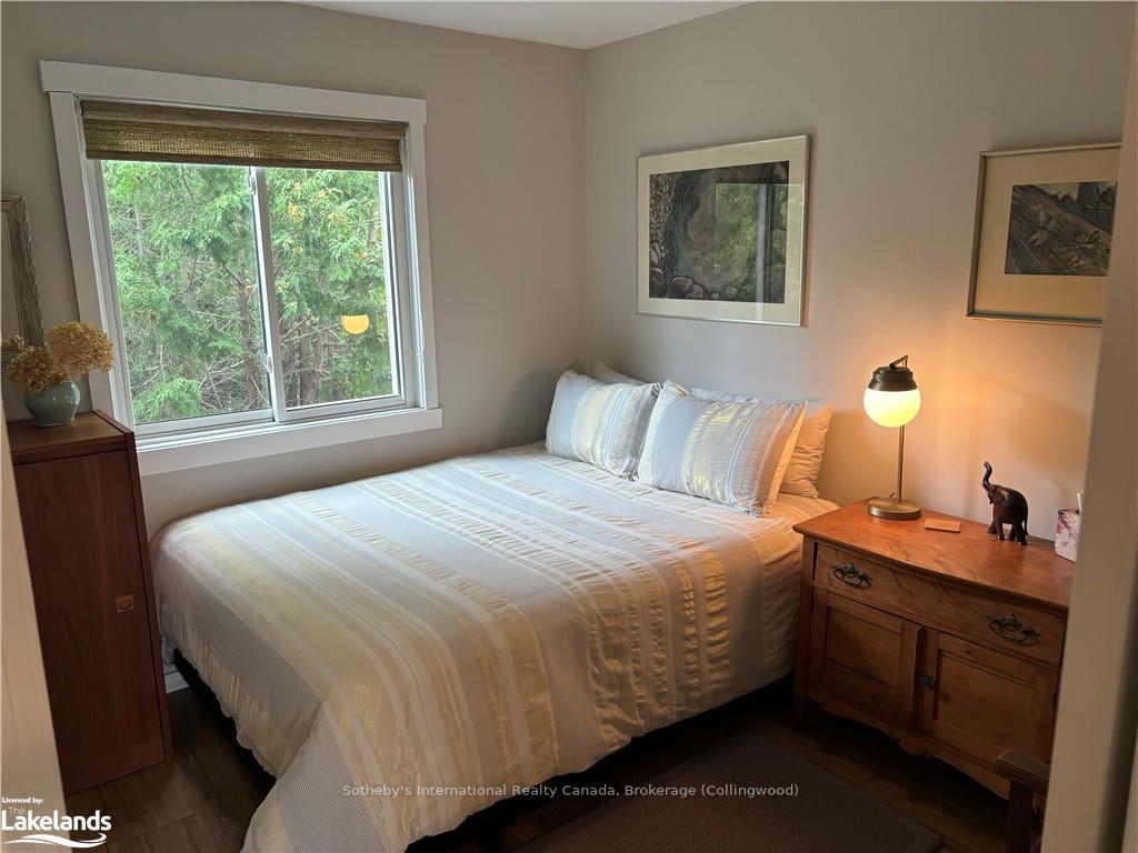 Photo 18 of 570 Oxbow Crescent, Collingwood — HOMEH