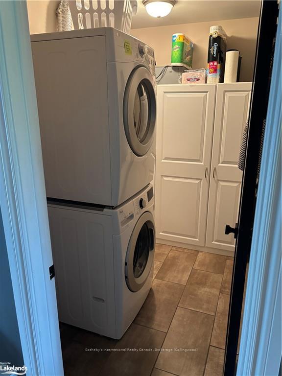Photo 23 of 570 Oxbow Crescent, Collingwood — HOMEH