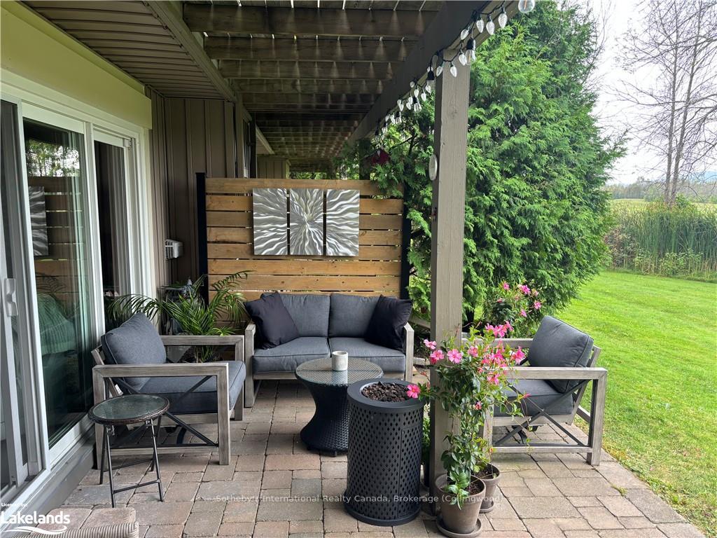 Photo 24 of 570 Oxbow Crescent, Collingwood — HOMEH