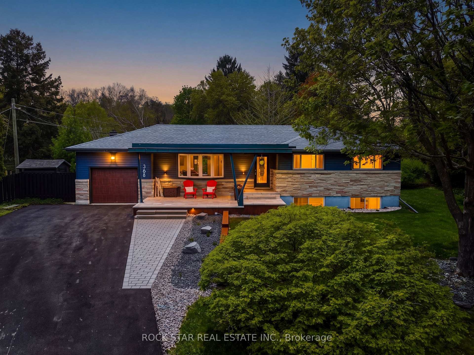 Photo 2 of 368 Philip Place, Hamilton, Ancaster — HOMEH