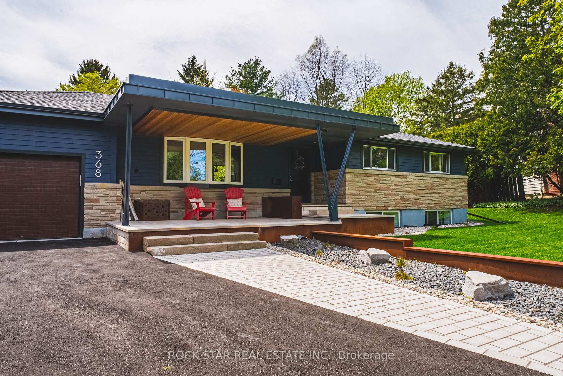 Photo 4 of 368 Philip Place, Hamilton, Ancaster — HOMEH