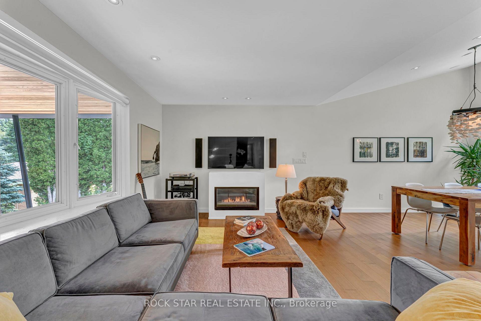 Photo 9 of 368 Philip Place, Hamilton, Ancaster — HOMEH