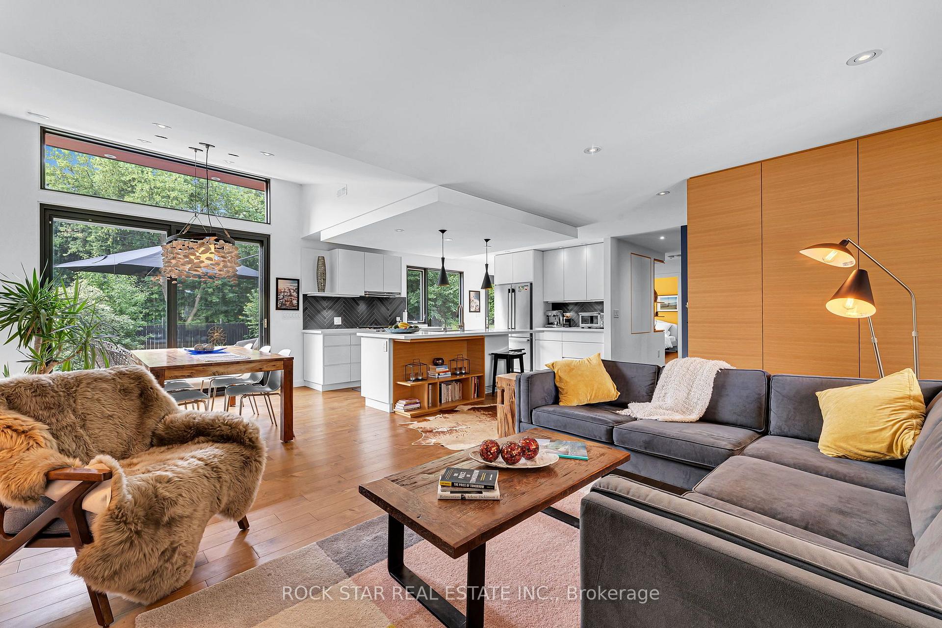 Photo 10 of 368 Philip Place, Hamilton, Ancaster — HOMEH
