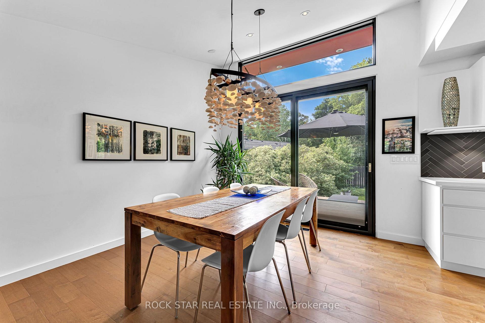 Photo 11 of 368 Philip Place, Hamilton, Ancaster — HOMEH