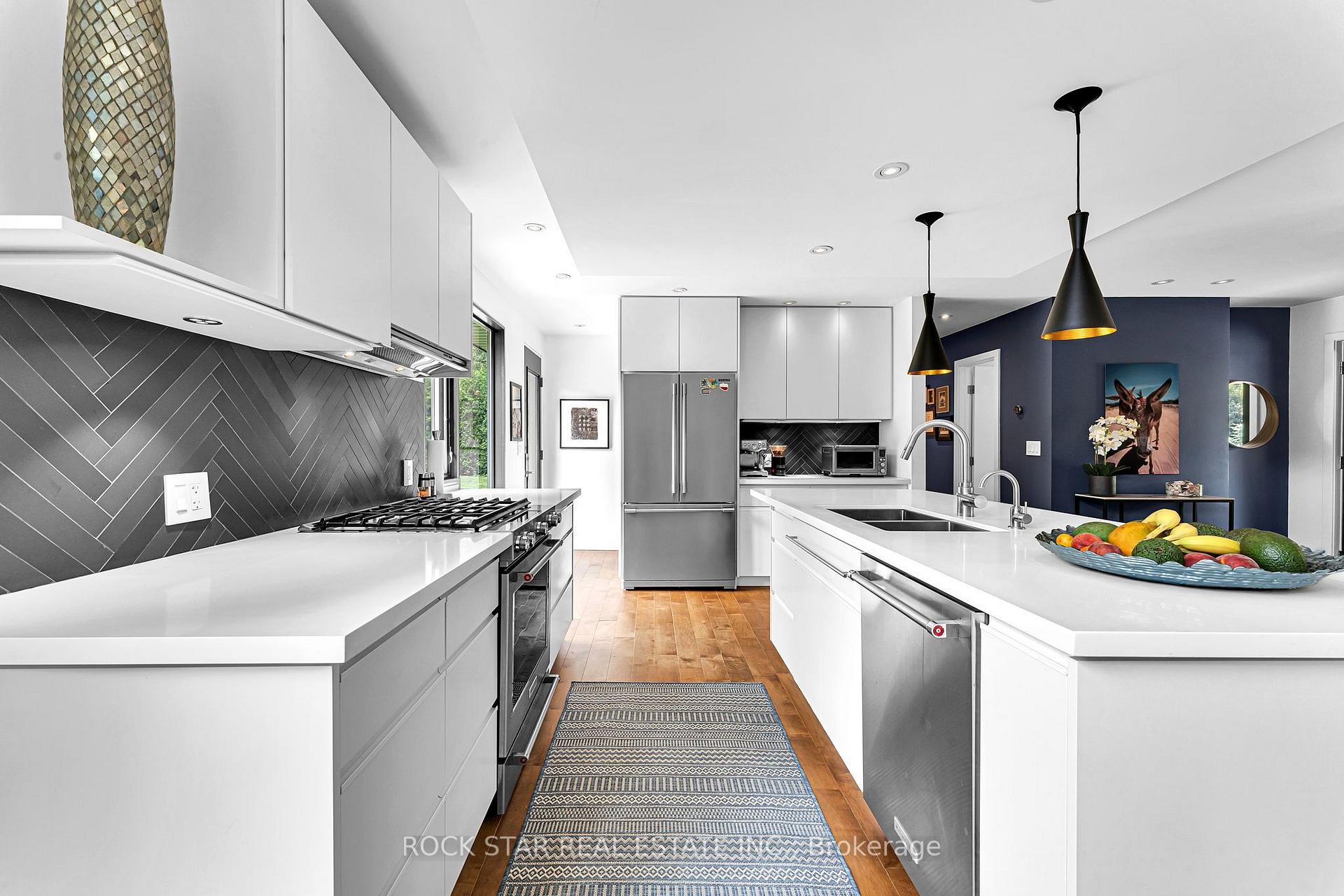 Photo 12 of 368 Philip Place, Hamilton, Ancaster — HOMEH