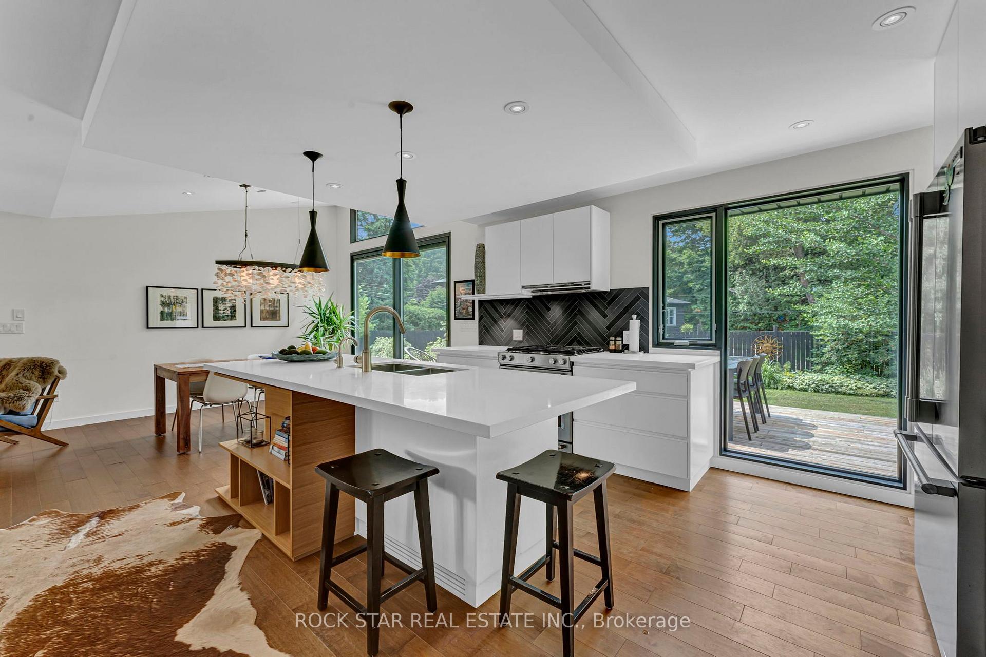 Photo 14 of 368 Philip Place, Hamilton, Ancaster — HOMEH