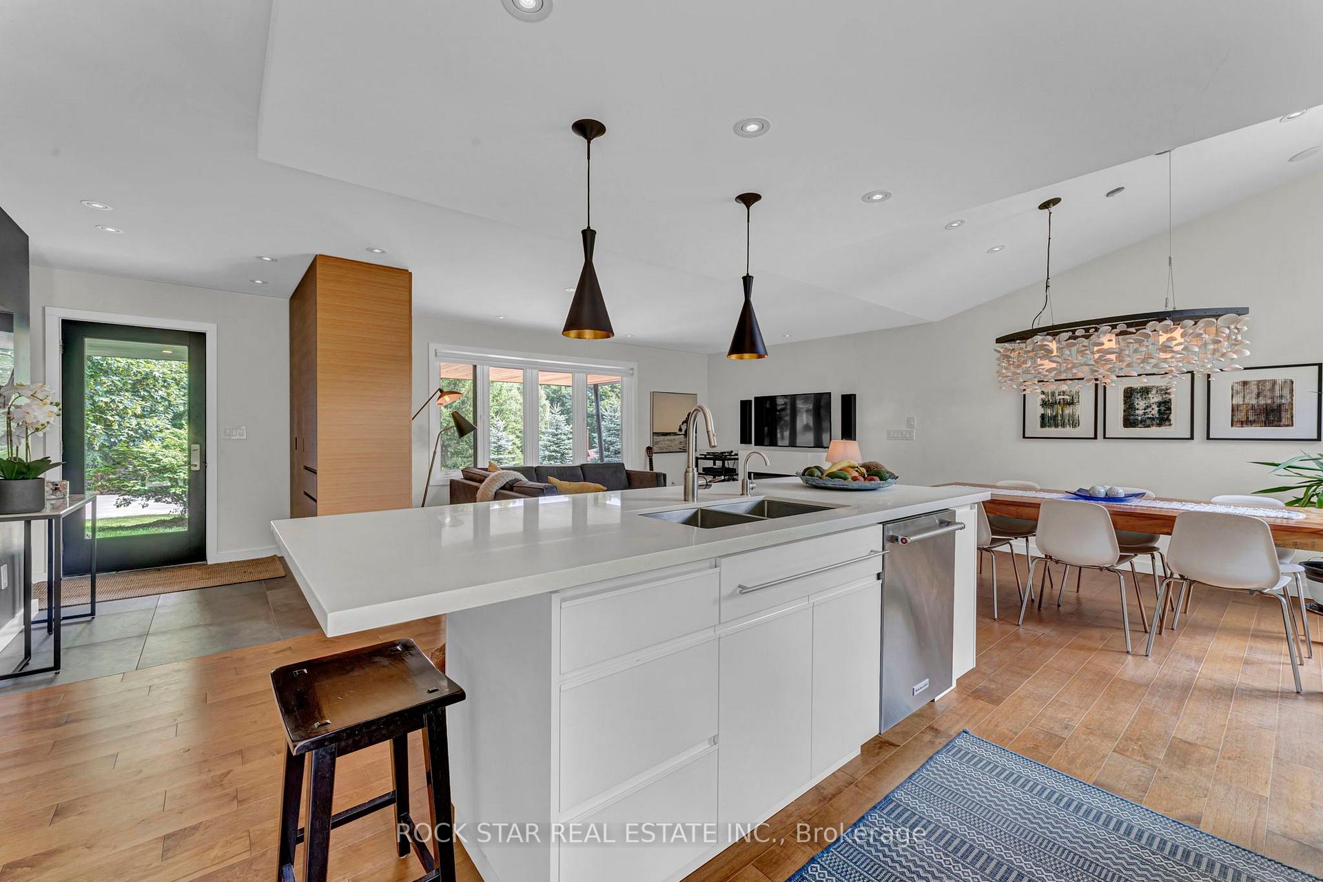 Photo 16 of 368 Philip Place, Hamilton, Ancaster — HOMEH