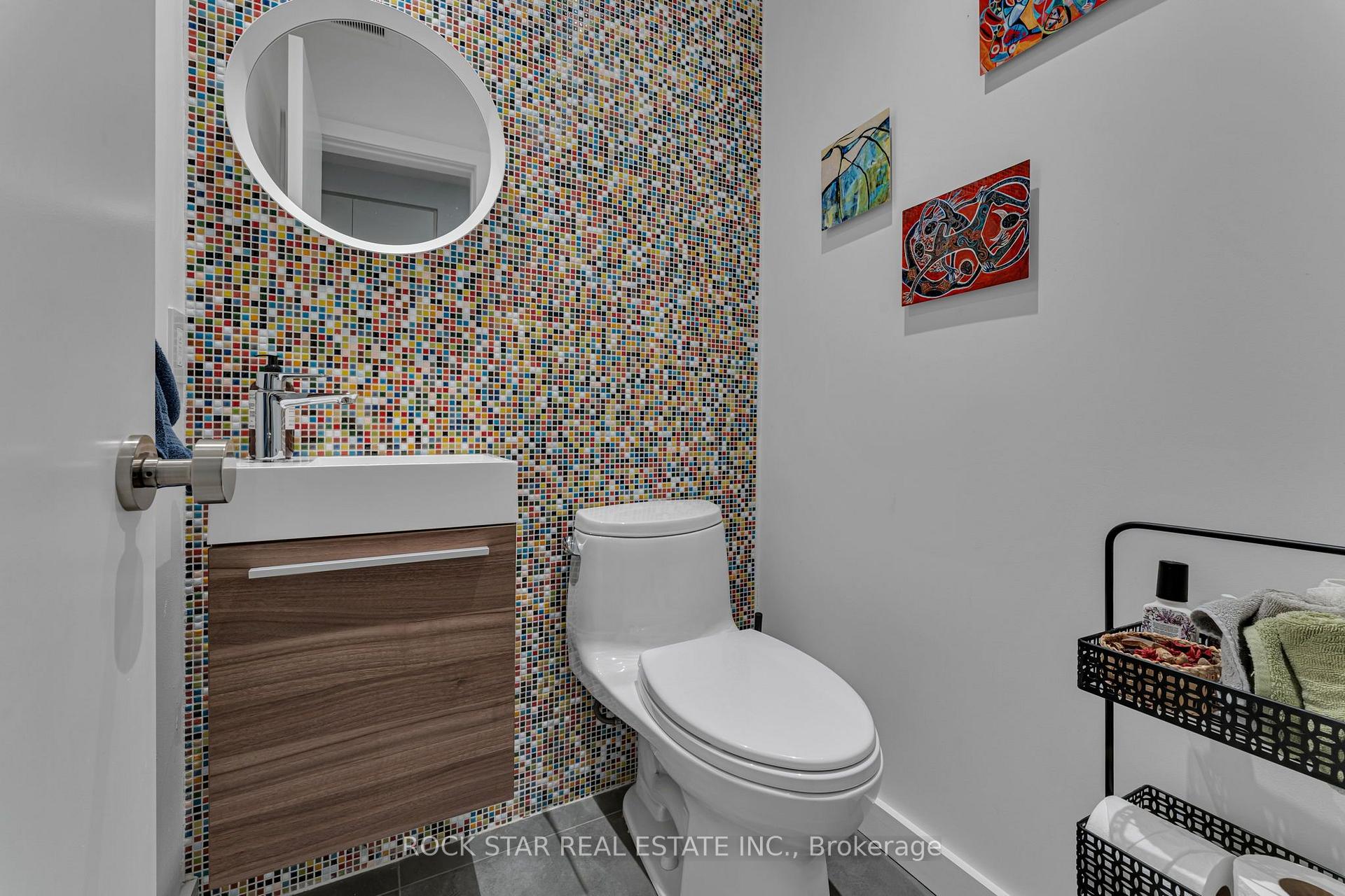 Photo 18 of 368 Philip Place, Hamilton, Ancaster — HOMEH