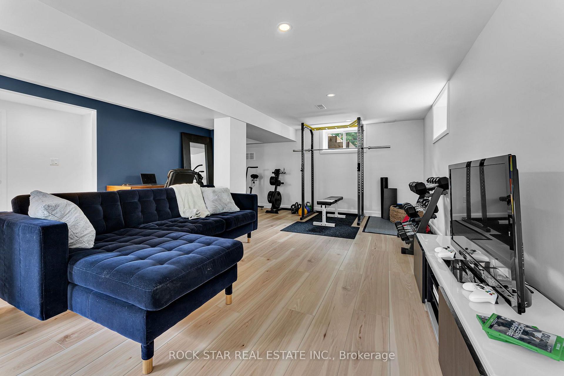 Photo 27 of 368 Philip Place, Hamilton, Ancaster — HOMEH