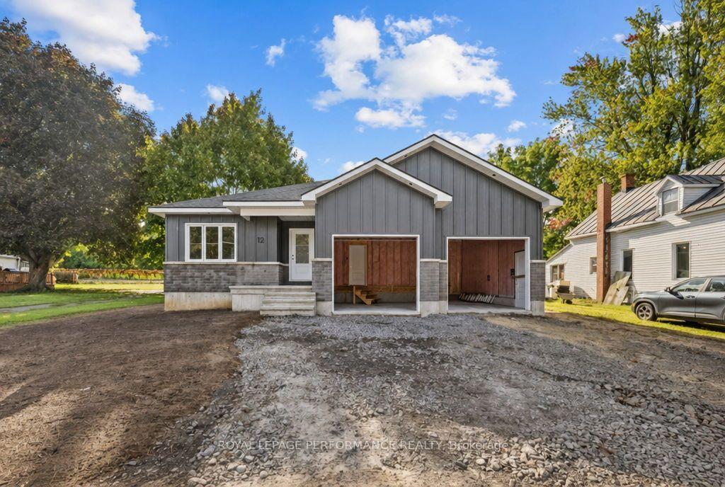 Photo 4 of 12 Mechanic Street, North Glengarry, Maxville — HOMEH