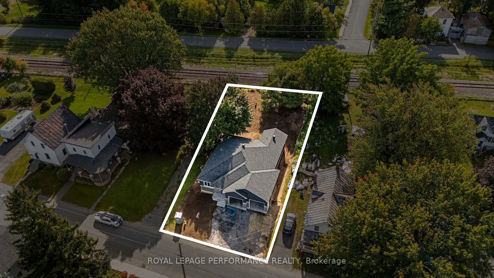 Photo 7 of 12 Mechanic Street, North Glengarry, Maxville — HOMEH