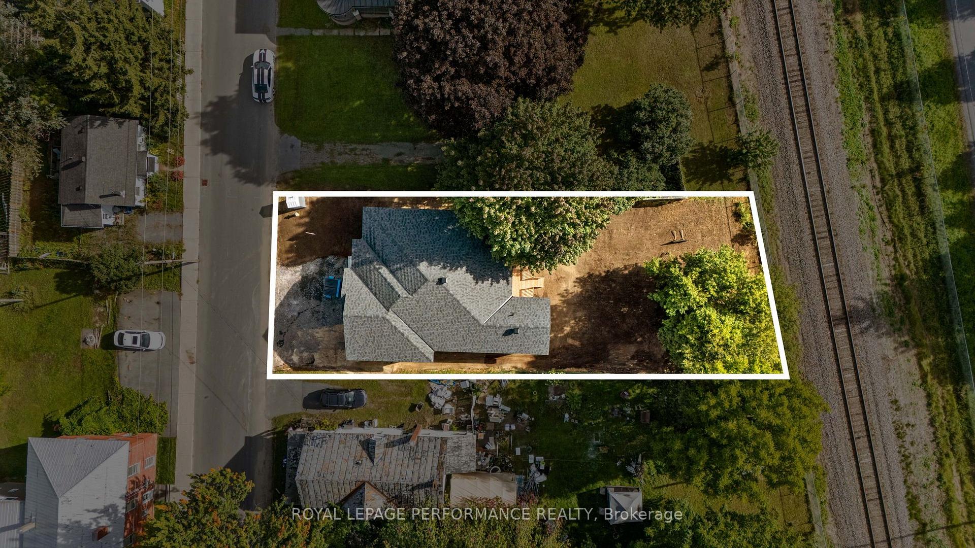 Photo 8 of 12 Mechanic Street, North Glengarry, Maxville — HOMEH