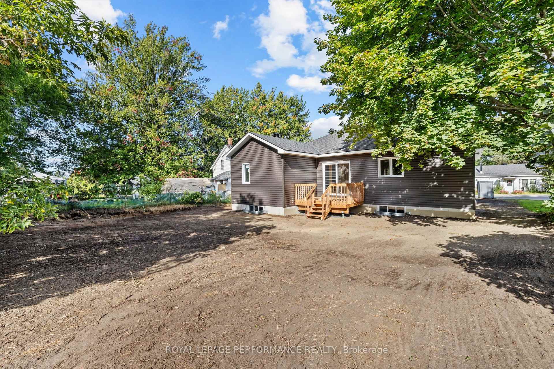 Photo 10 of 12 Mechanic Street, North Glengarry, Maxville — HOMEH