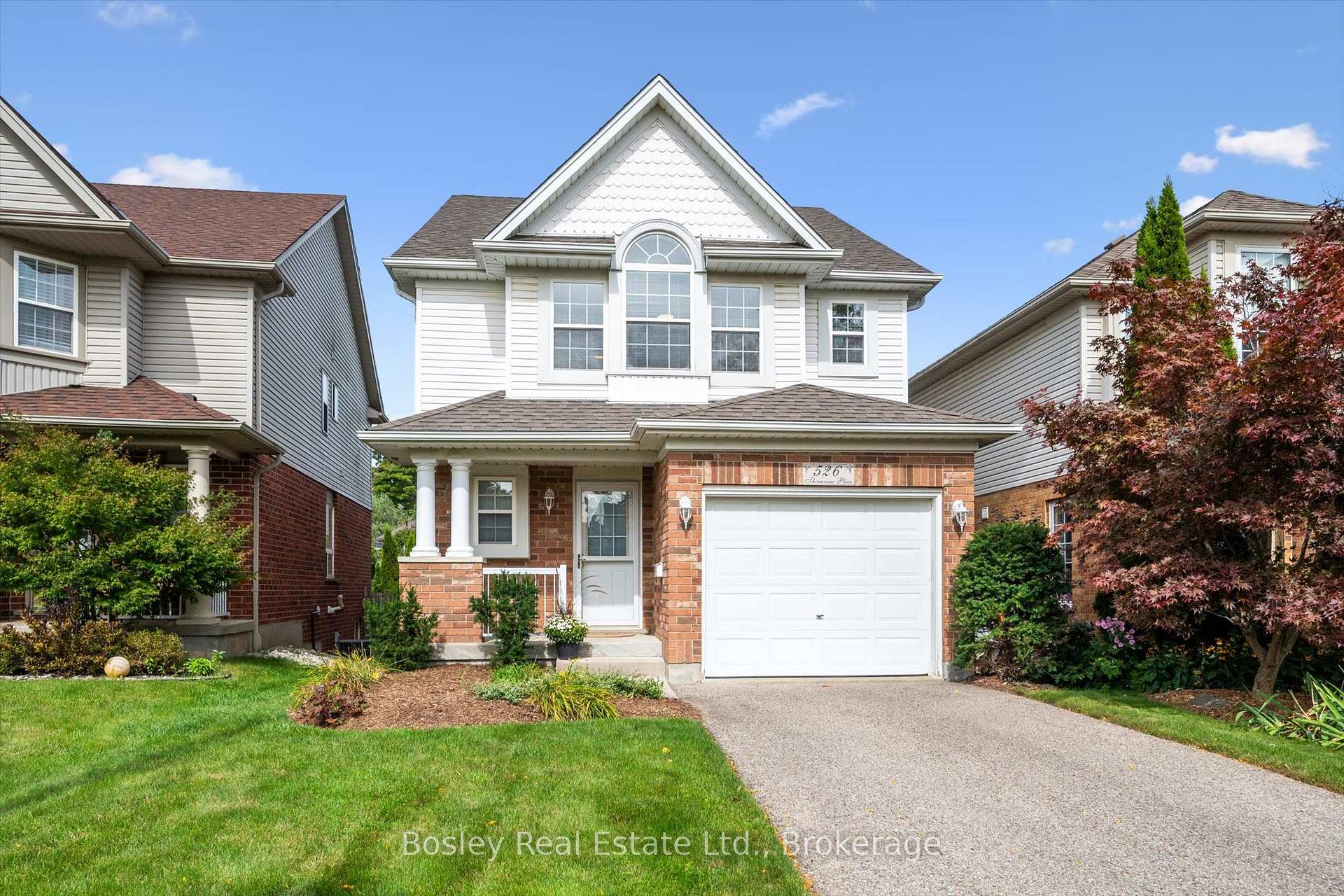 Photo 2 of 526 Thornview Place, Waterloo, Columbia Forest — HOMEH