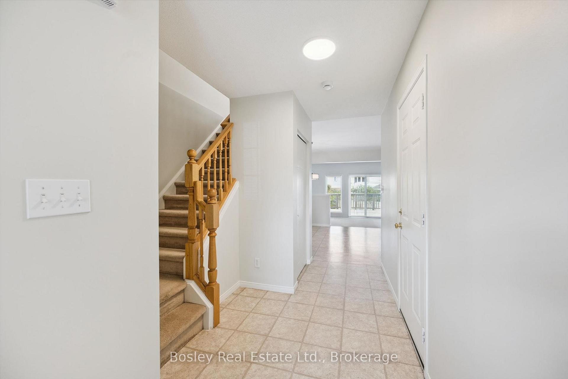 Photo 6 of 526 Thornview Place, Waterloo, Columbia Forest — HOMEH