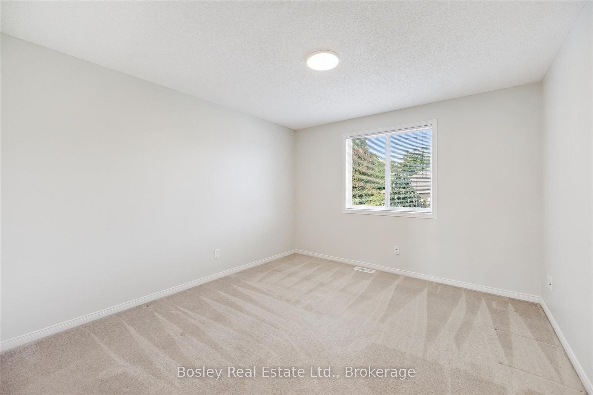 Photo 20 of 526 Thornview Place, Waterloo, Columbia Forest — HOMEH