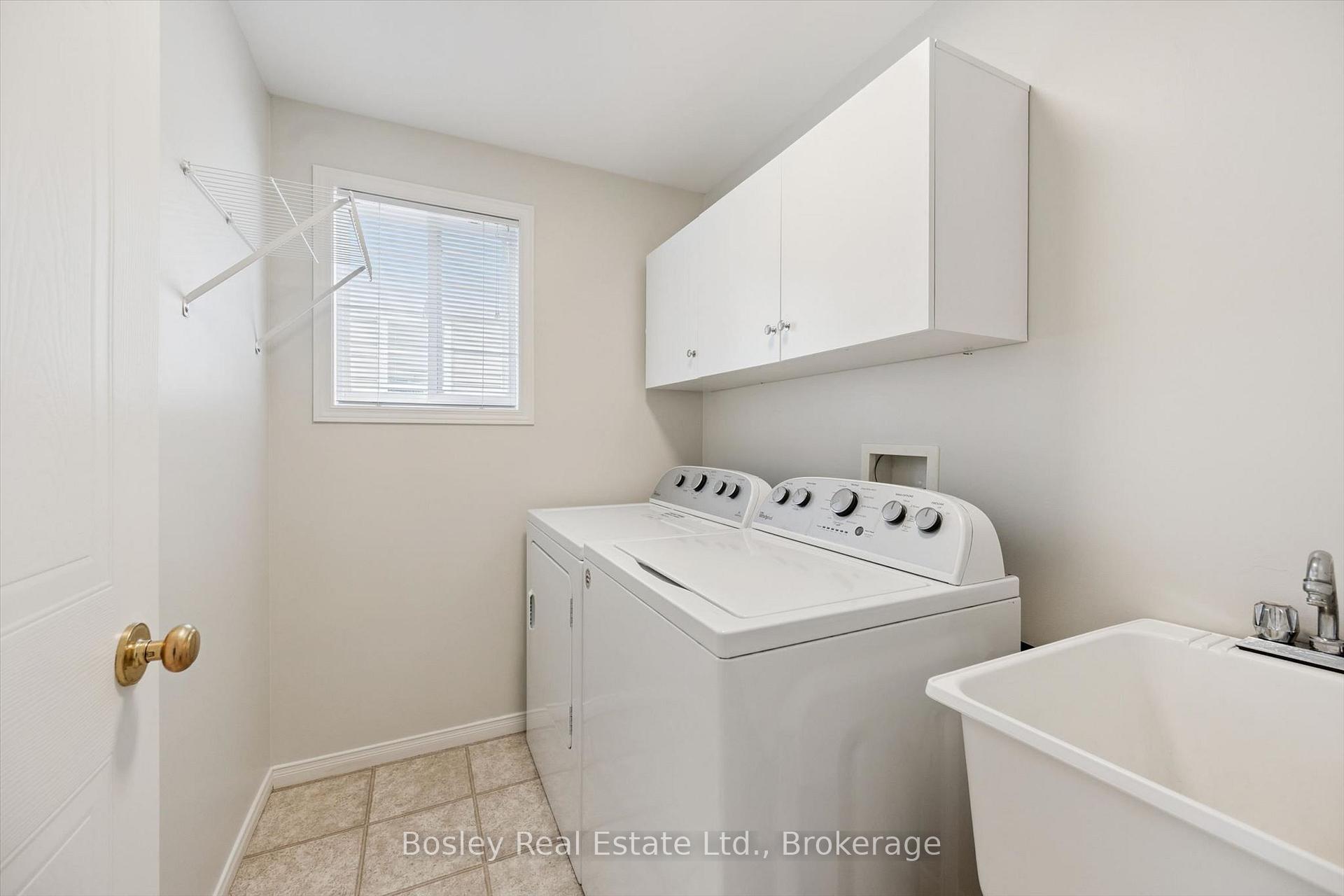 Photo 23 of 526 Thornview Place, Waterloo, Columbia Forest — HOMEH