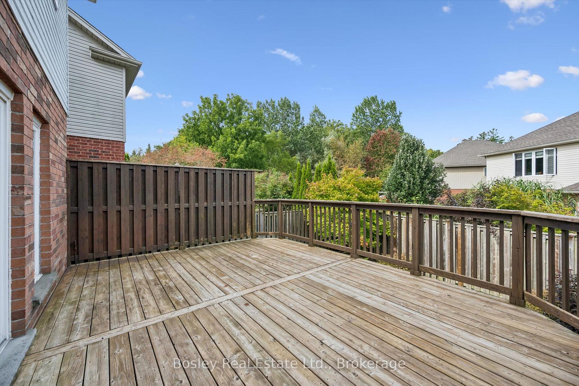 Photo 35 of 526 Thornview Place, Waterloo, Columbia Forest — HOMEH