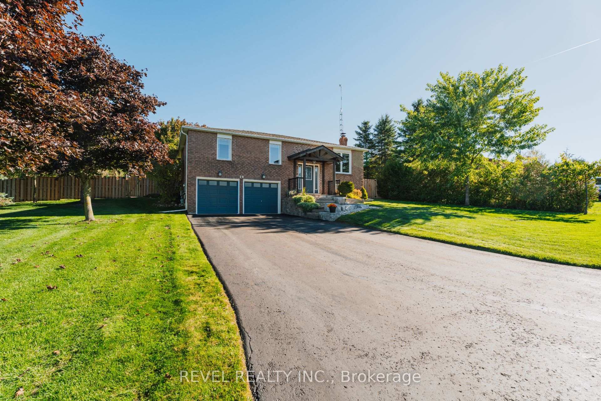 Photo 4 of 29 Saint John Street, Amaranth, Rural Amaranth — HOMEH