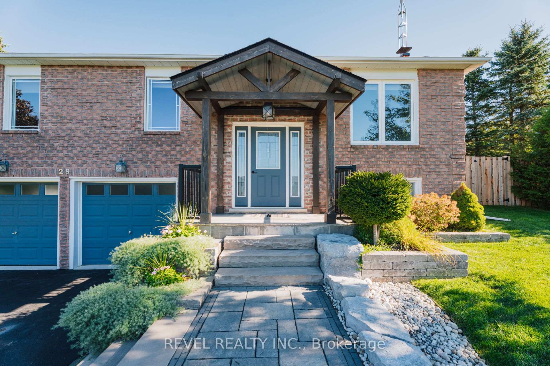 Photo 5 of 29 Saint John Street, Amaranth, Rural Amaranth — HOMEH