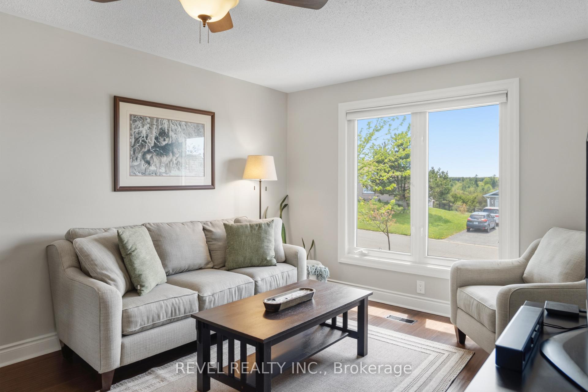 Photo 11 of 29 Saint John Street, Amaranth, Rural Amaranth — HOMEH