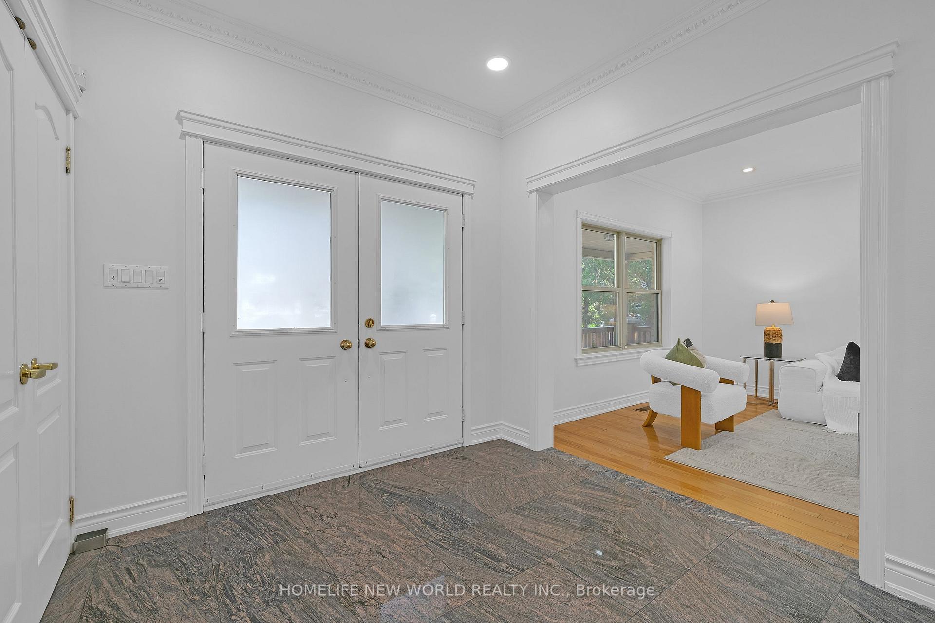 Photo 10 of 9 Pavillion Street, Markham, Unionville — HOMEH