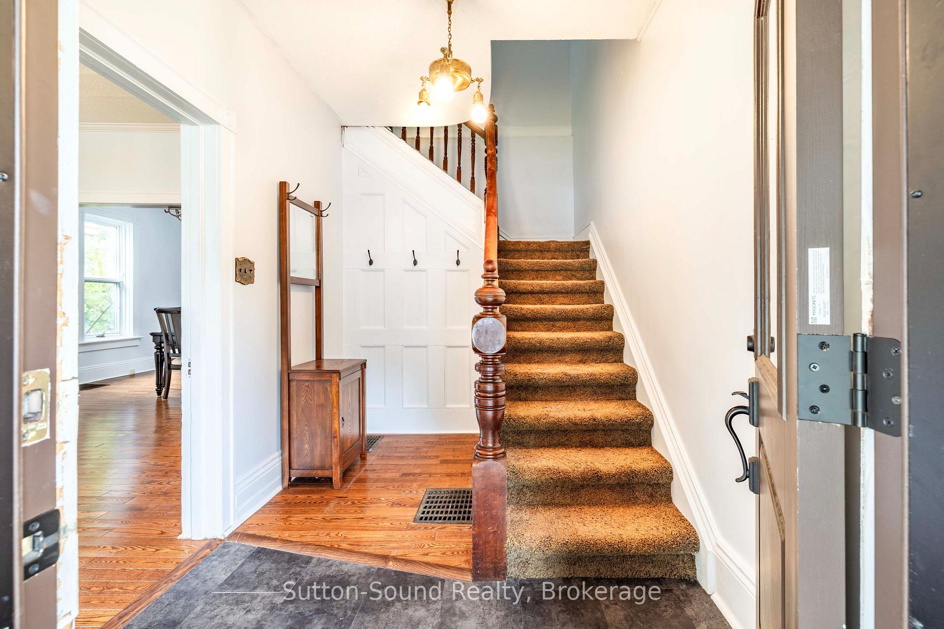 Photo 3 of 359 5th Street E, Owen Sound — HOMEH