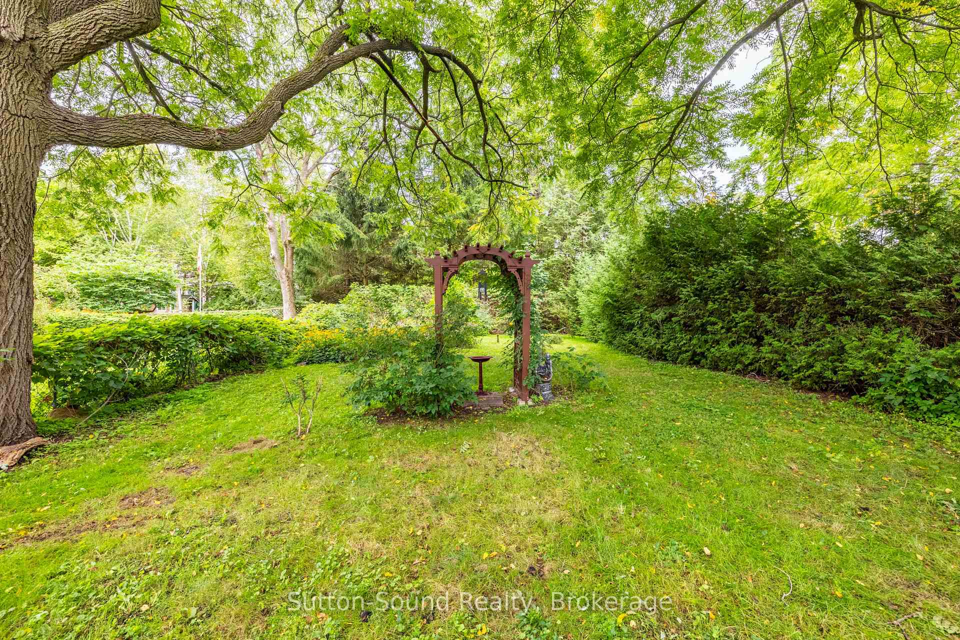 Photo 26 of 359 5th Street E, Owen Sound — HOMEH
