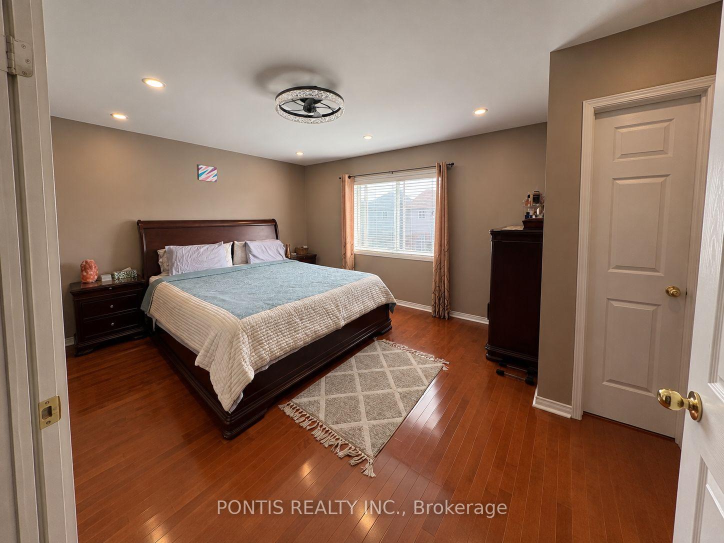 Photo 19 of 145 Harrongate Place, Whitby, Taunton North — HOMEH