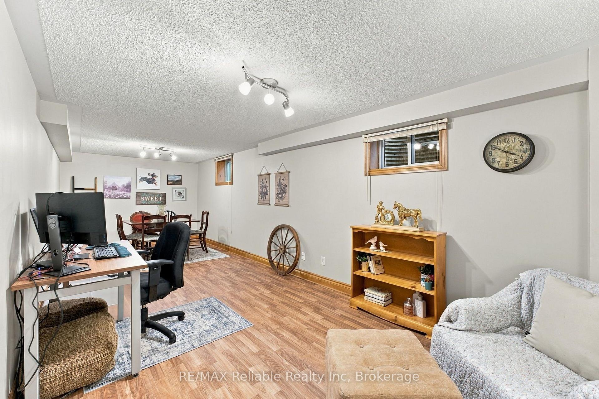 Photo 26 of 71 Meadowridge Road, London, North M — HOMEH