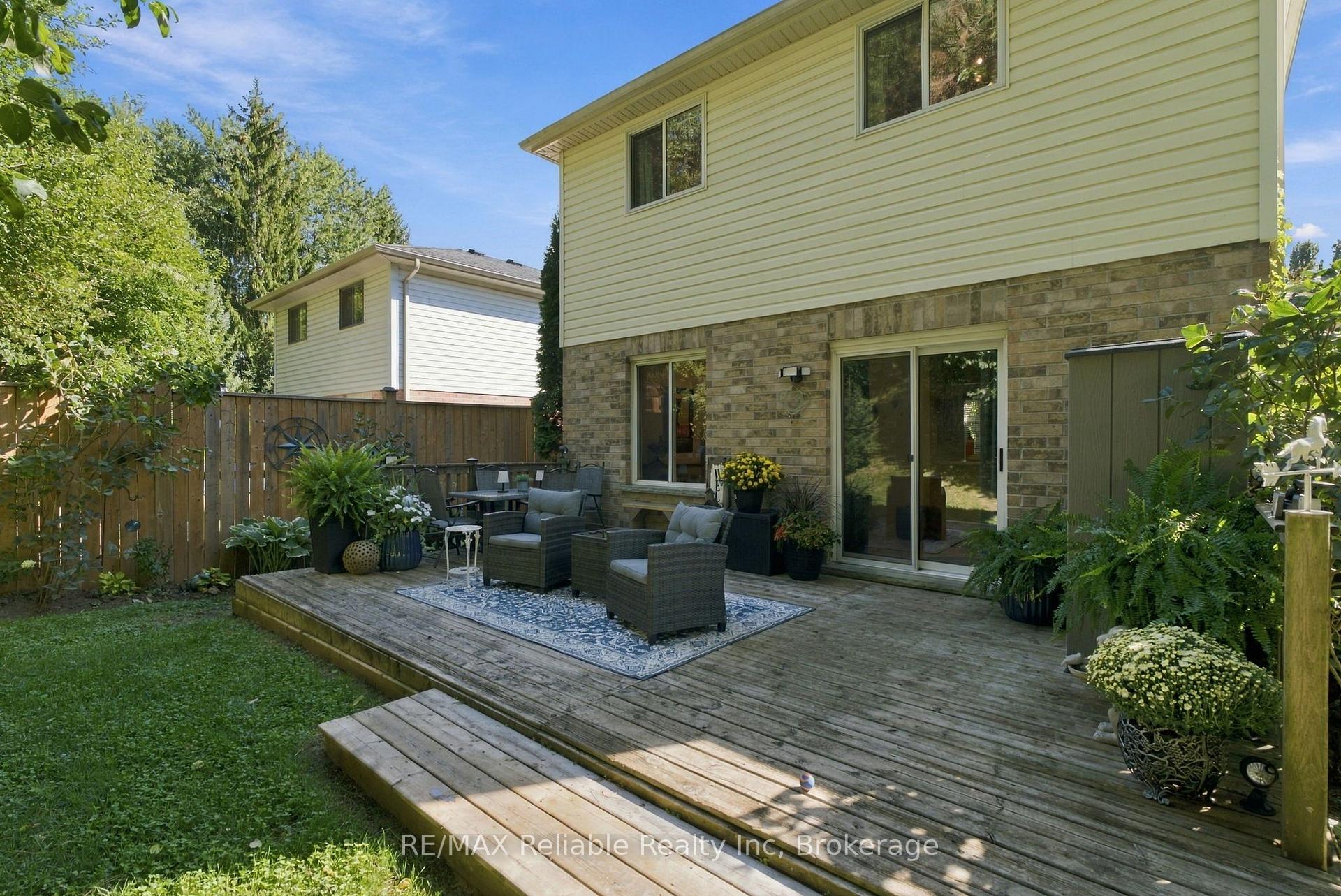 Photo 31 of 71 Meadowridge Road, London, North M — HOMEH
