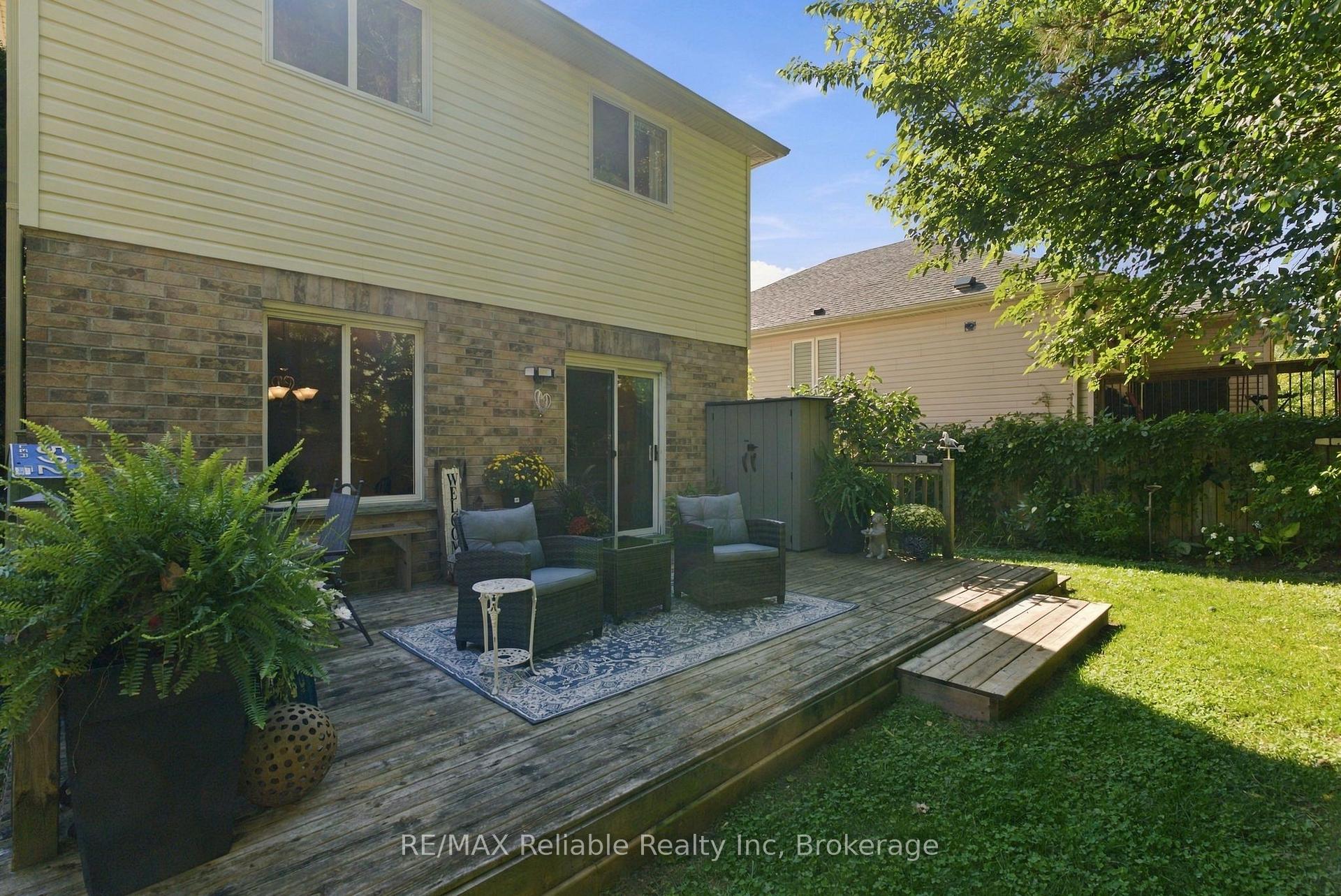 Photo 32 of 71 Meadowridge Road, London, North M — HOMEH