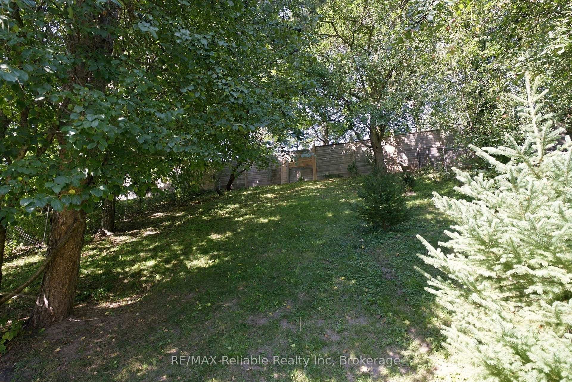 Photo 33 of 71 Meadowridge Road, London, North M — HOMEH